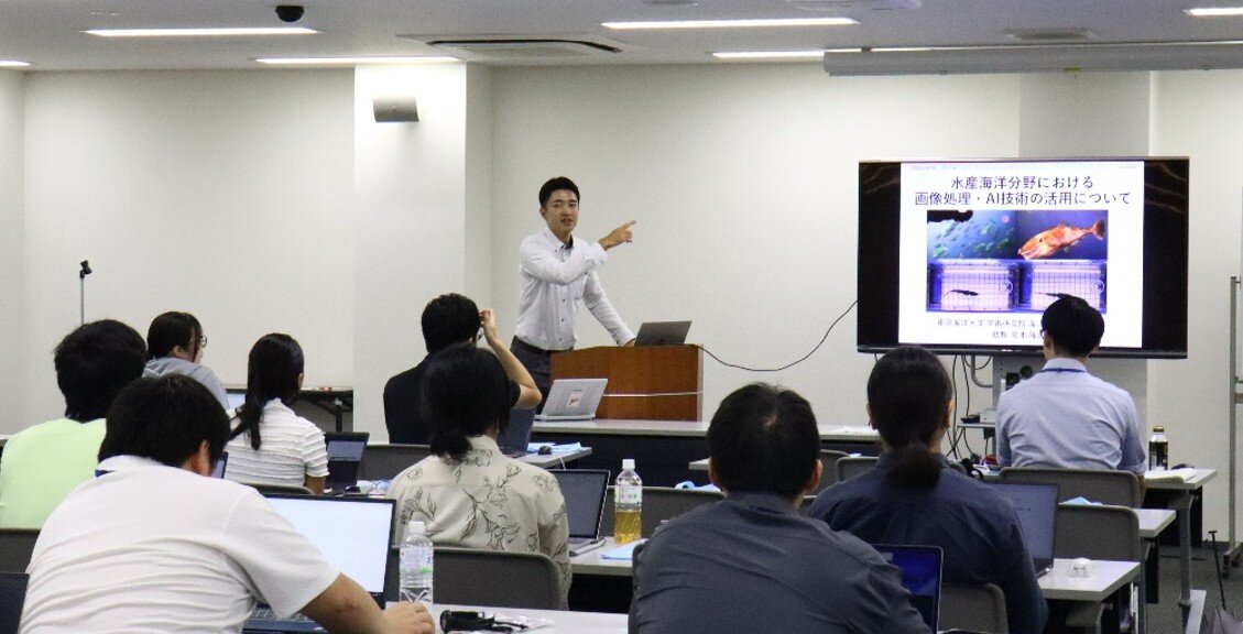 宮本助教による講義の様子.jpg