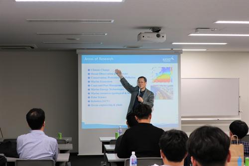Prof. PARK Young-Gyu introduces KIOST　.jpg