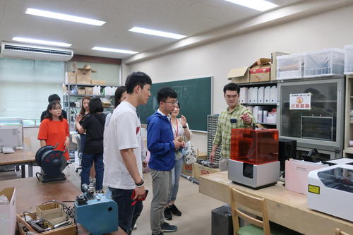 田原先生研究室見学.JPGのサムネイル画像