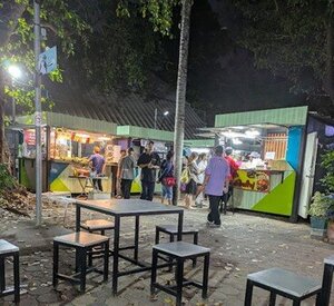 20250624_Fig9_Night market on campus.jpg